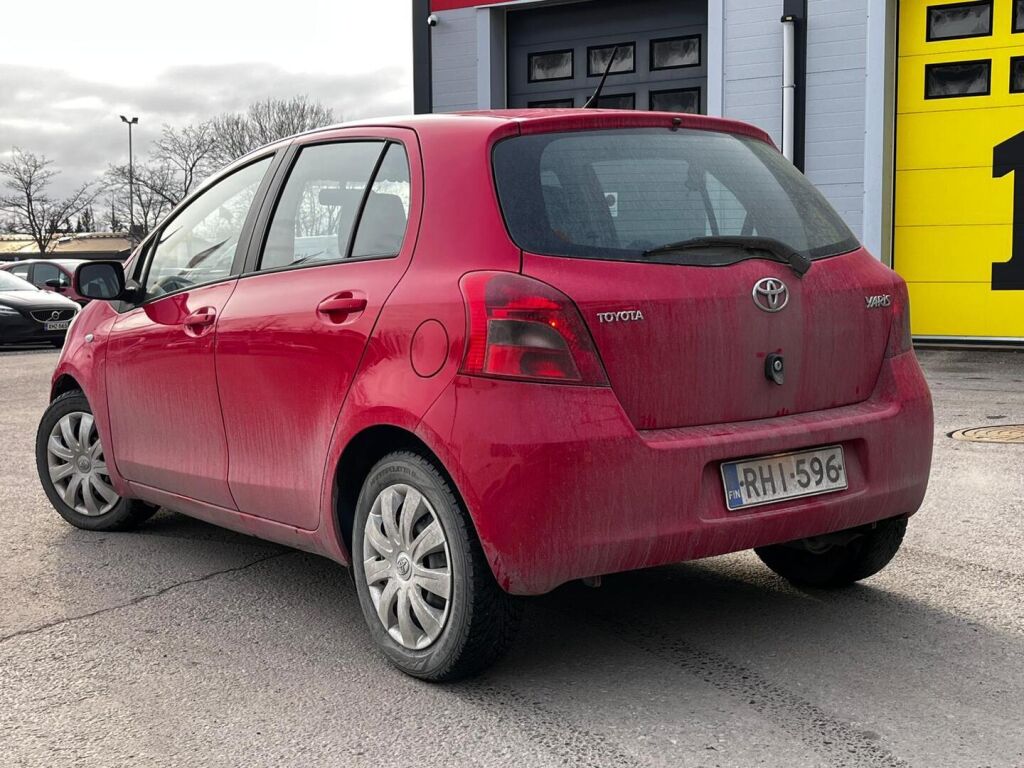 Toyota Yaris 2008 Punainen