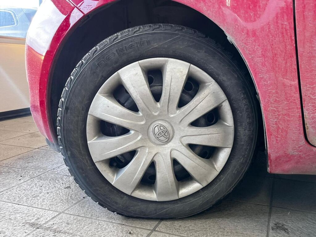 Toyota Yaris 2008 Punainen