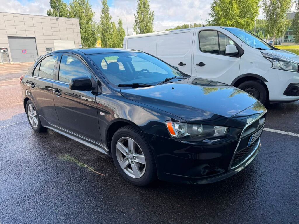 Mitsubishi Lancer 2010 Musta