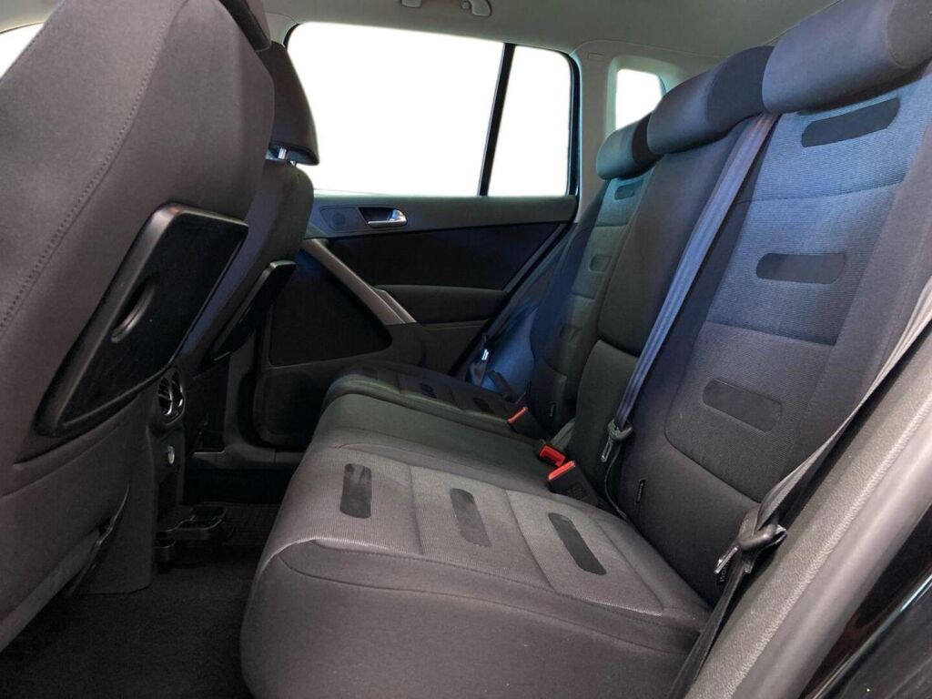 Volkswagen Tiguan 2009 Musta