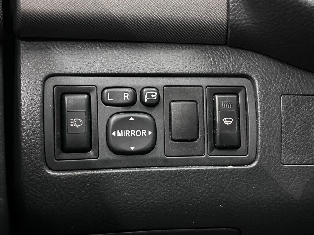 Toyota Avensis 2007 Hopea