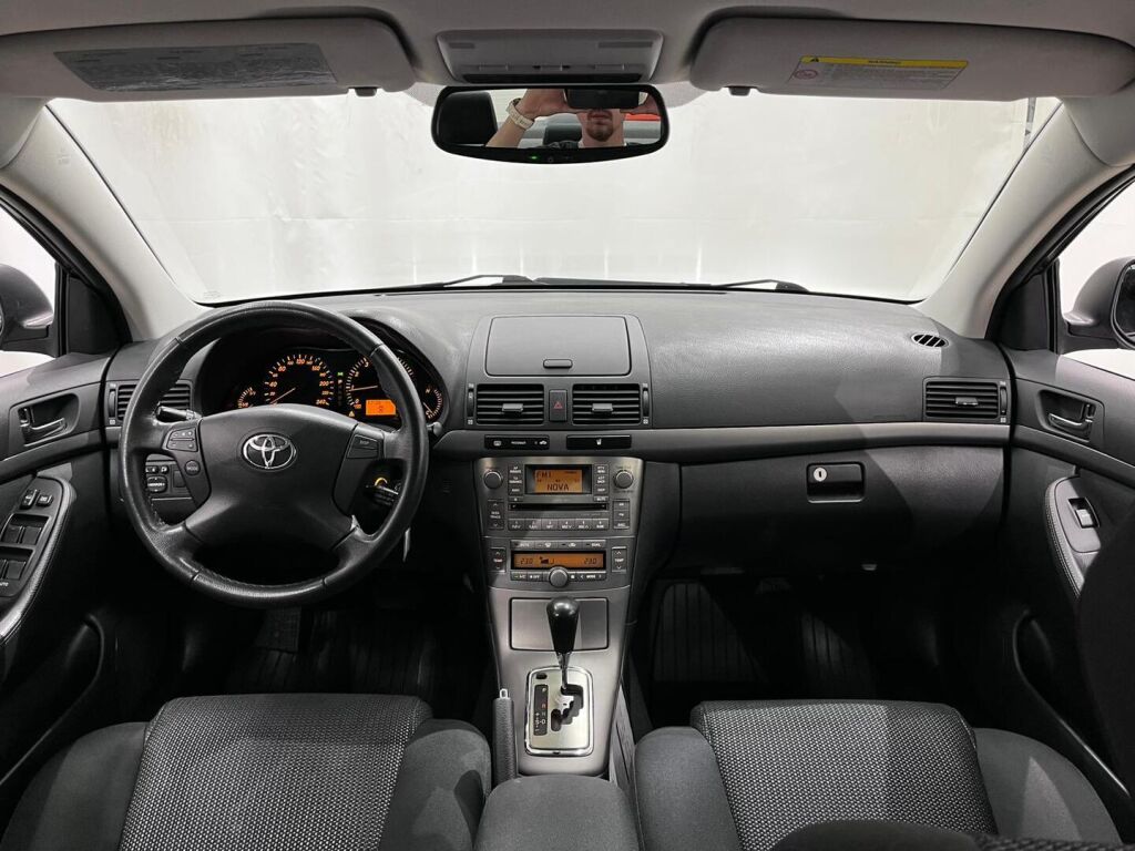 Toyota Avensis 2007 Hopea