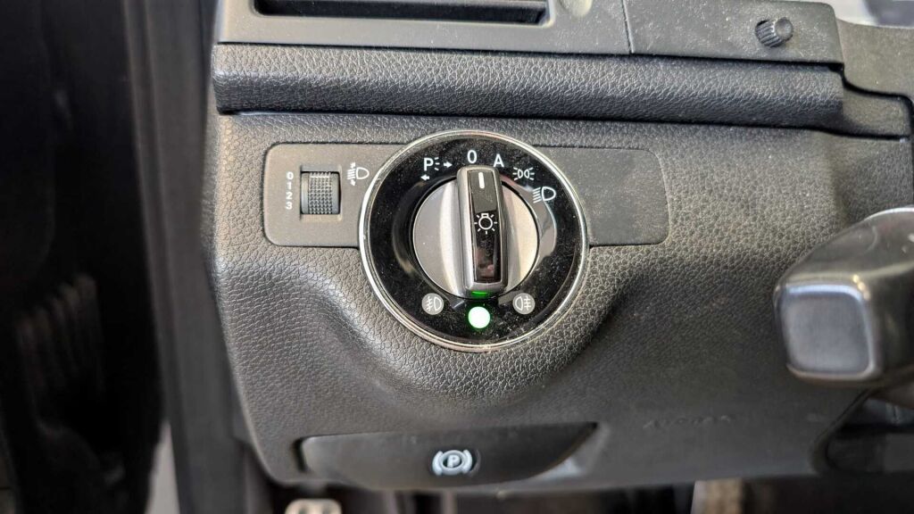Mercedes-Benz C 2007 Musta