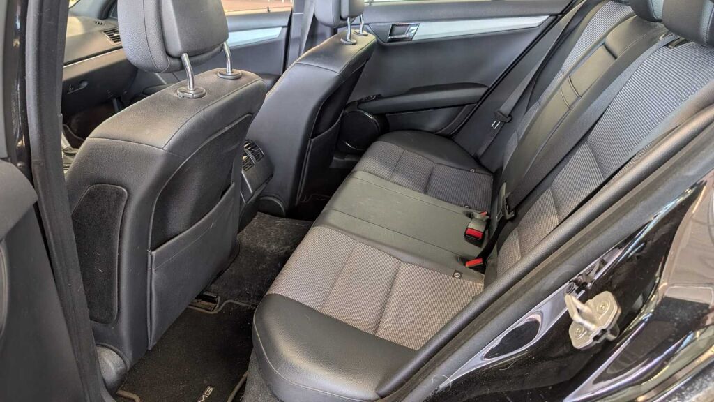 Mercedes-Benz C 2007 Musta