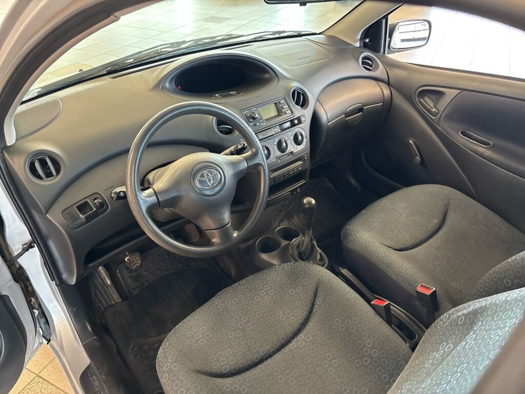Toyota Yaris 2005 Hopea