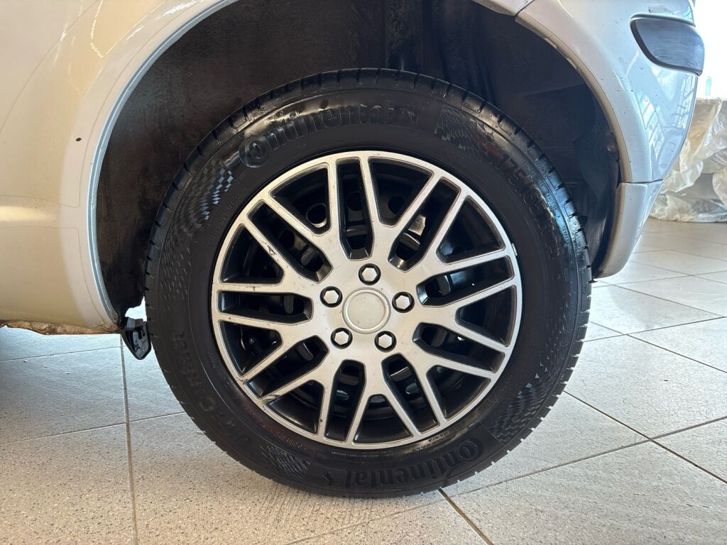 Toyota Yaris 2005 Hopea