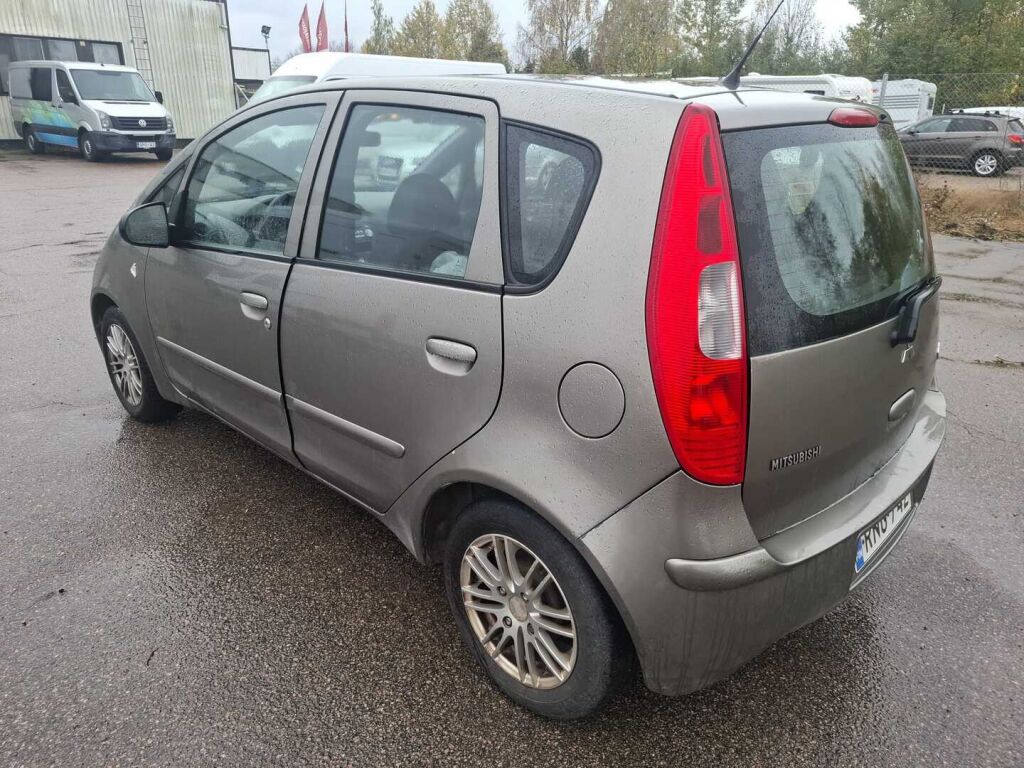 Mitsubishi Colt 2008 Harmaa