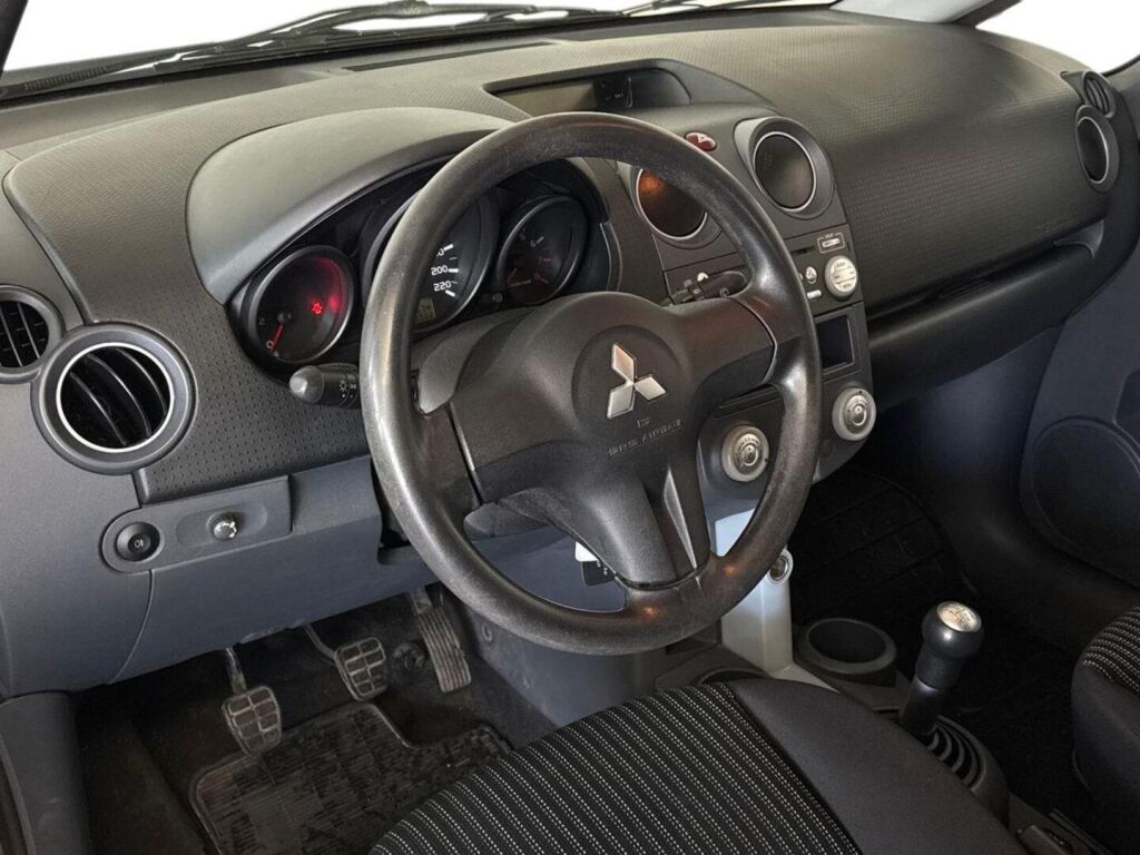 Mitsubishi Colt 2008 Harmaa