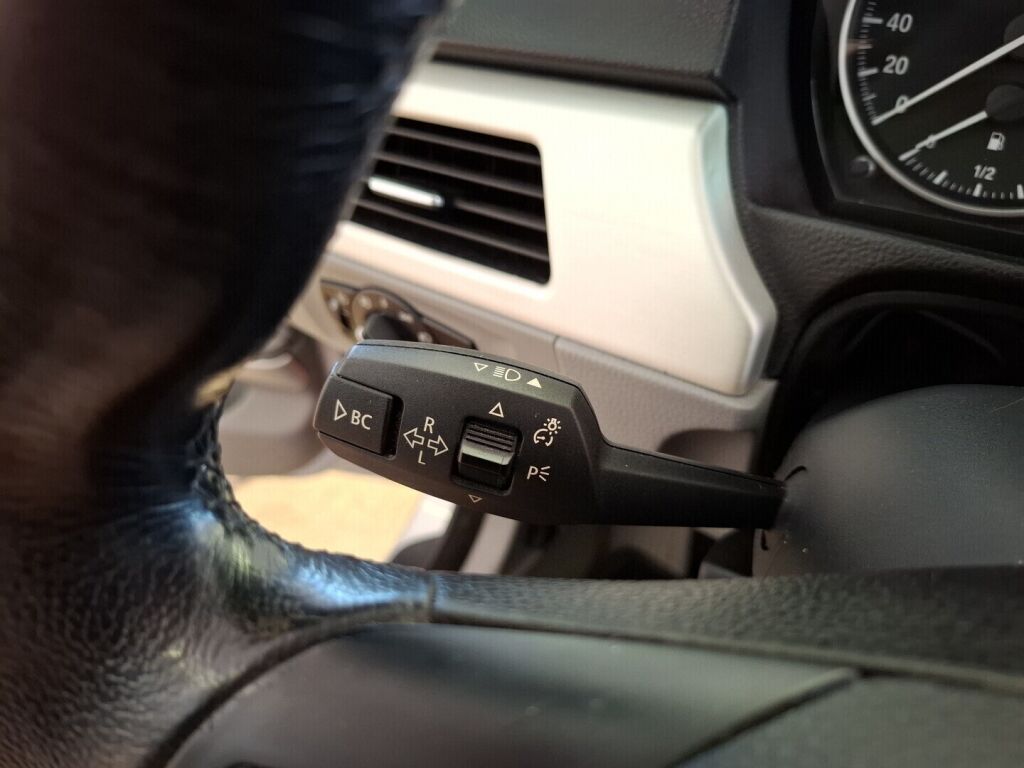BMW 318 2008 Harmaa