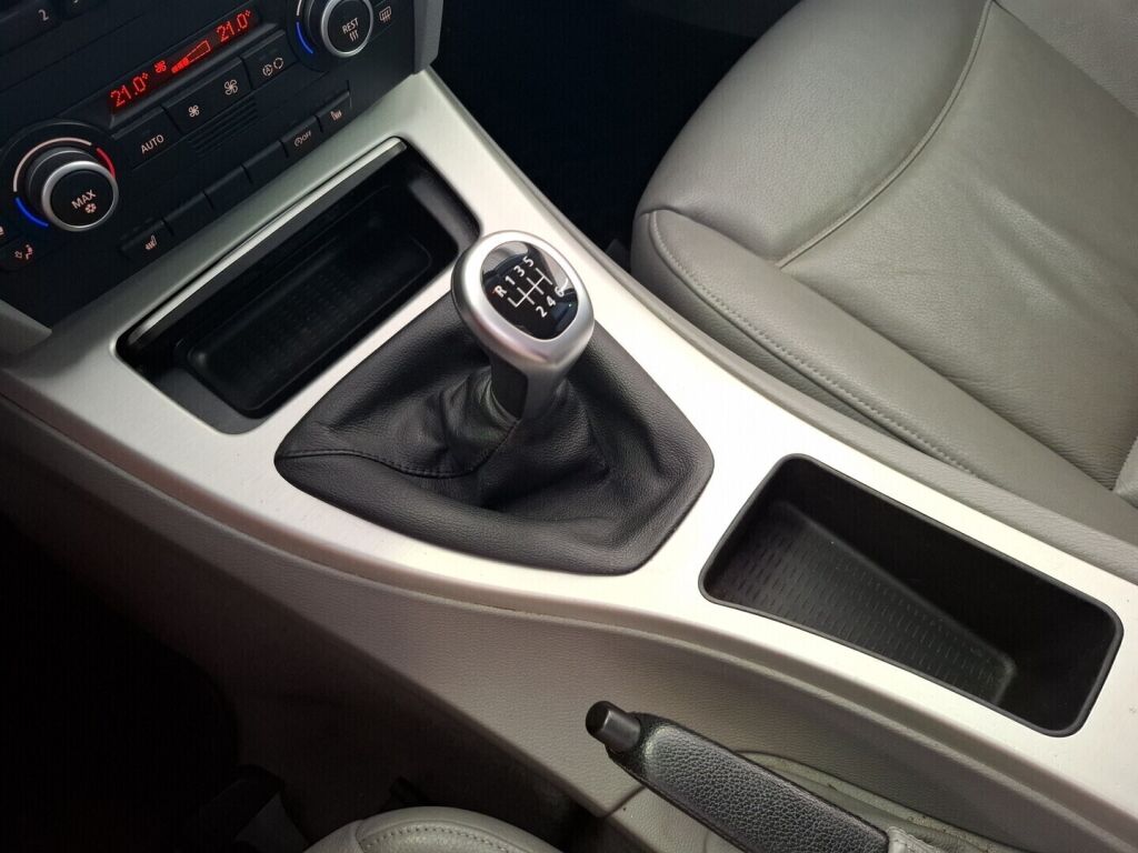 BMW 318 2008 Harmaa