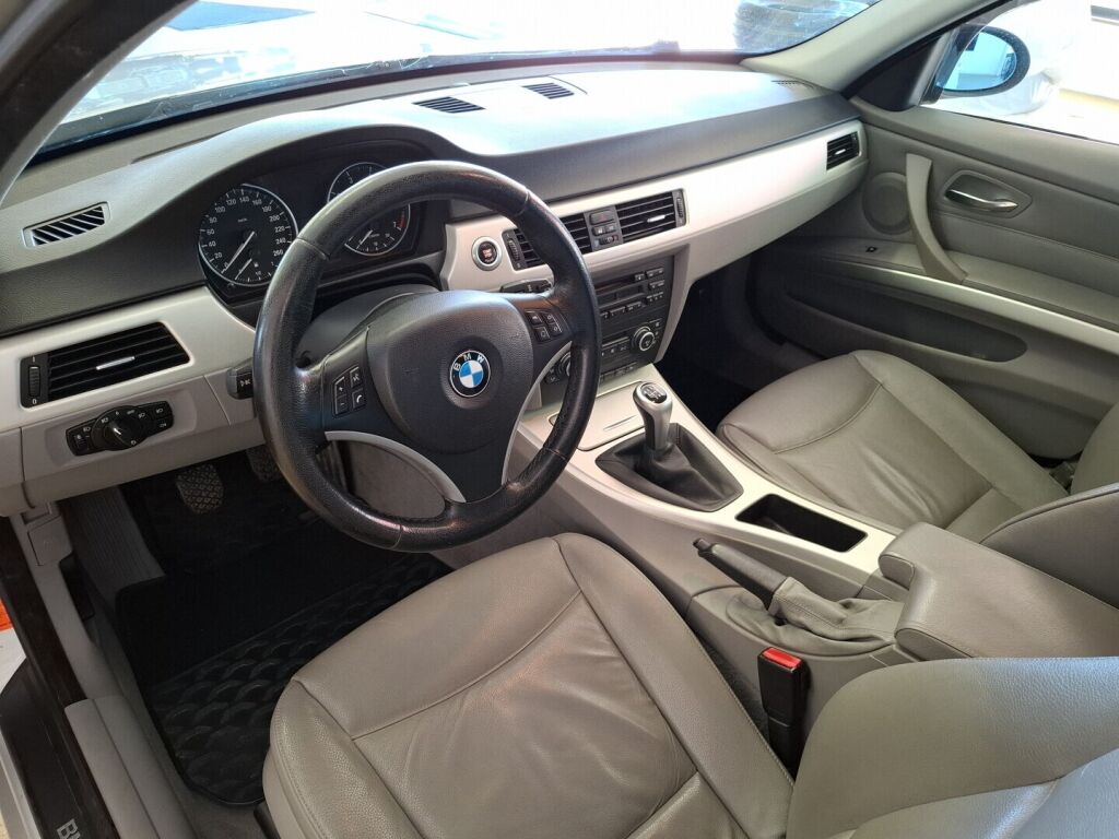 BMW 318 2008 Harmaa