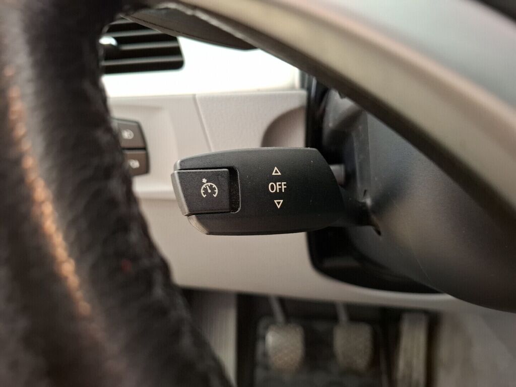 BMW 318 2008 Harmaa