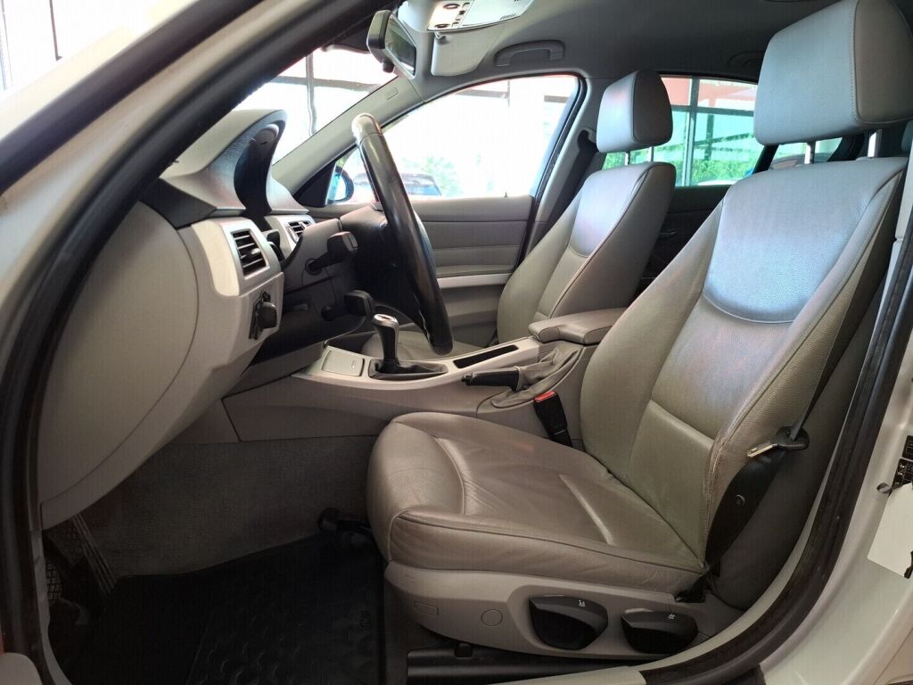 BMW 318 2008 Harmaa