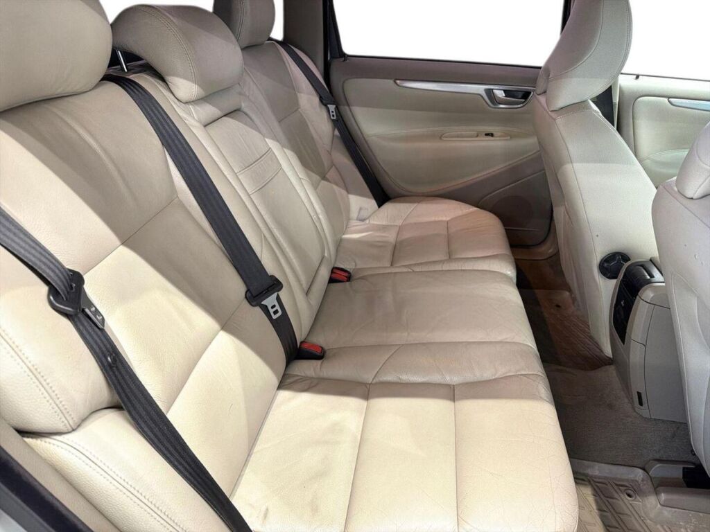 Volvo V70 2005 Harmaa