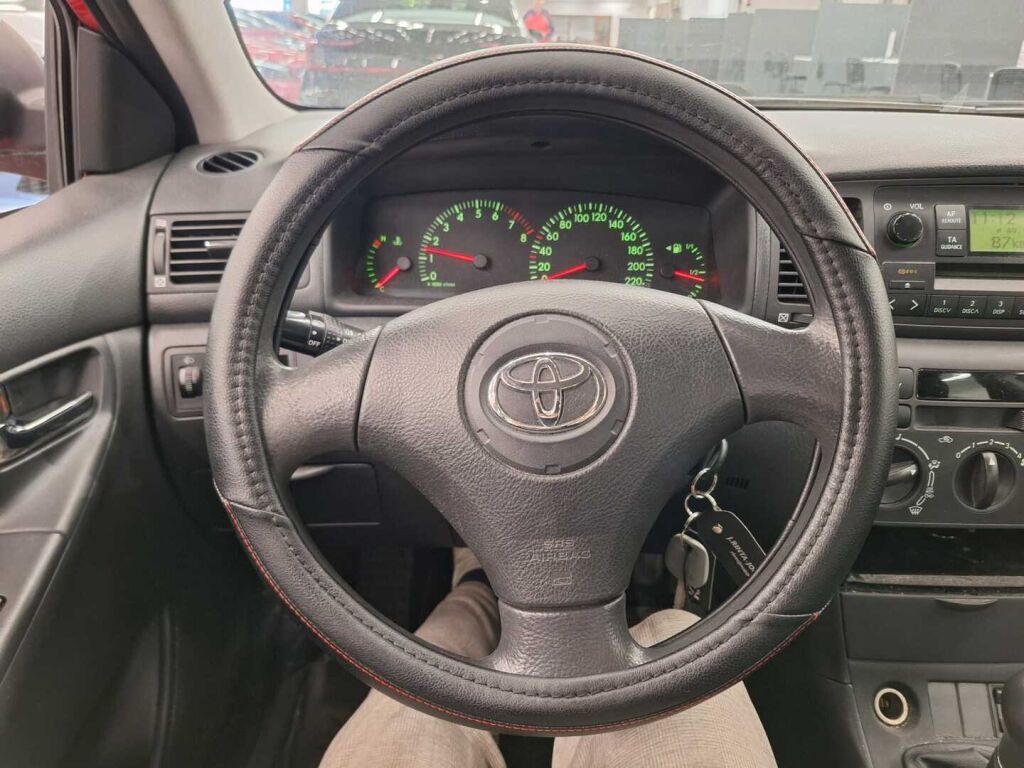 Toyota Corolla 2004 Punainen