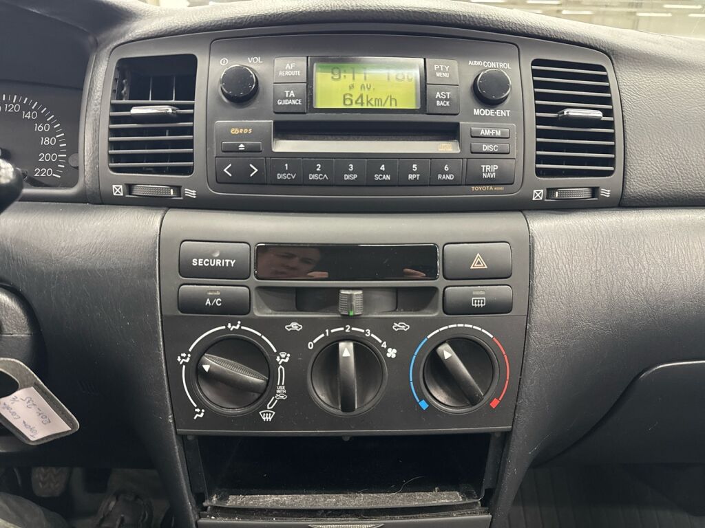 Toyota Corolla 2004 Punainen