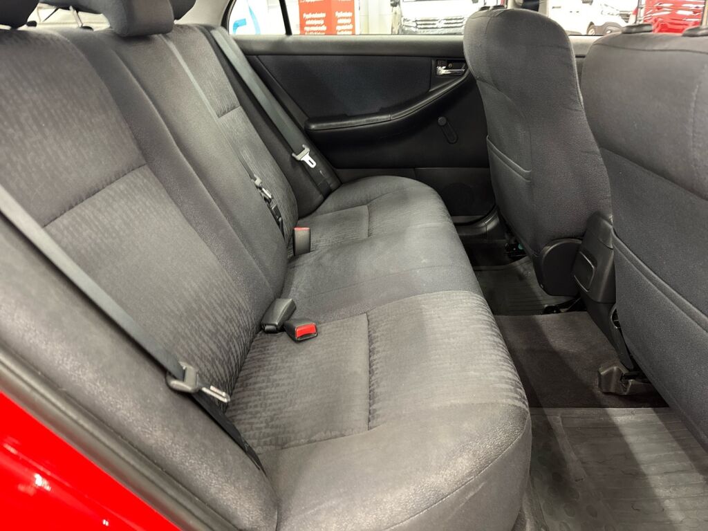 Toyota Corolla 2004 Punainen