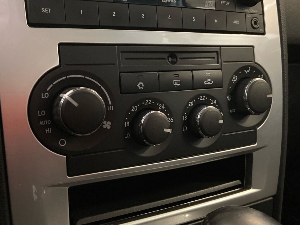 Chrysler 300C 2008 Sininen