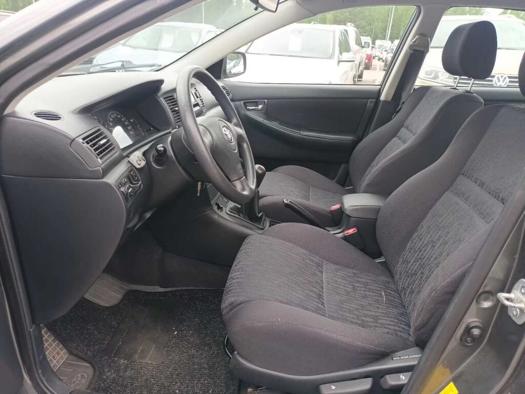 Toyota Corolla 2002 Harmaa