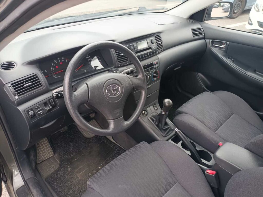 Toyota Corolla 2002 Harmaa