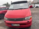 Toyota Hiace 2003 Punainen