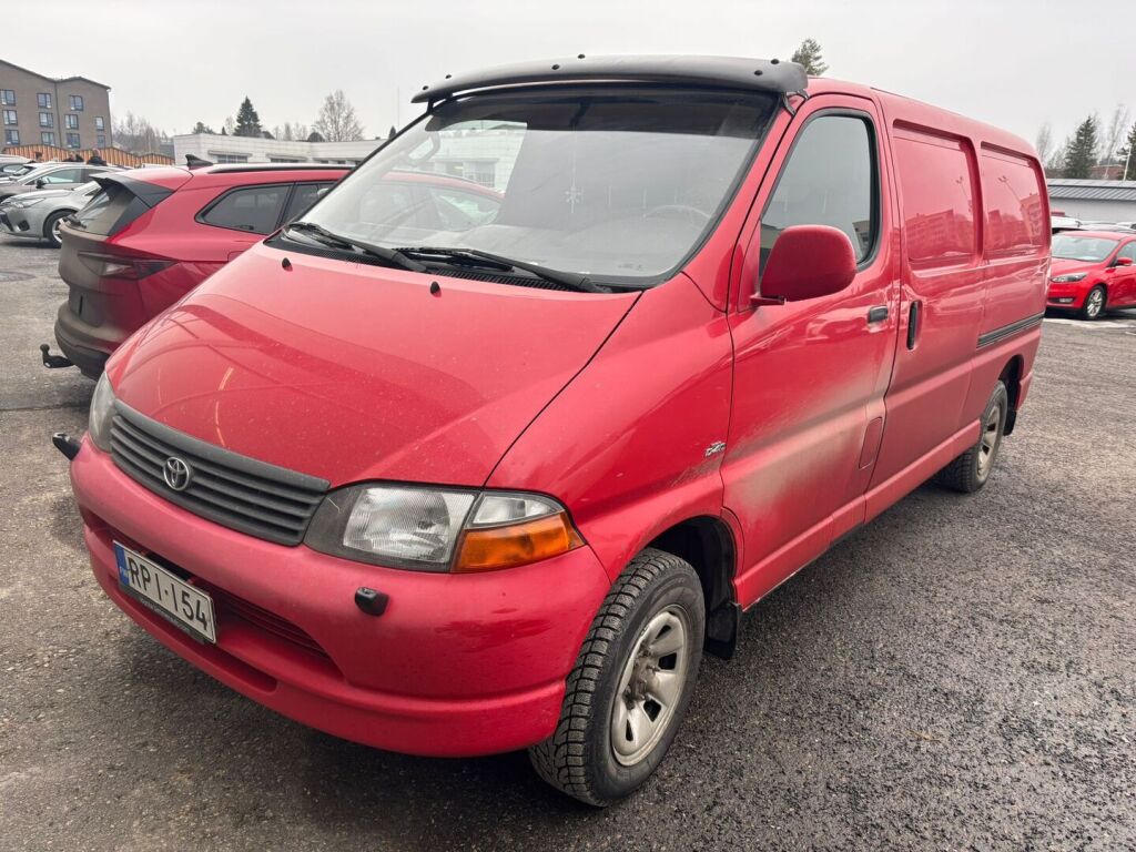 Toyota Hiace 2003 Punainen