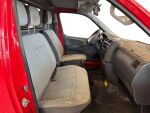 Toyota Hiace 2003 Punainen