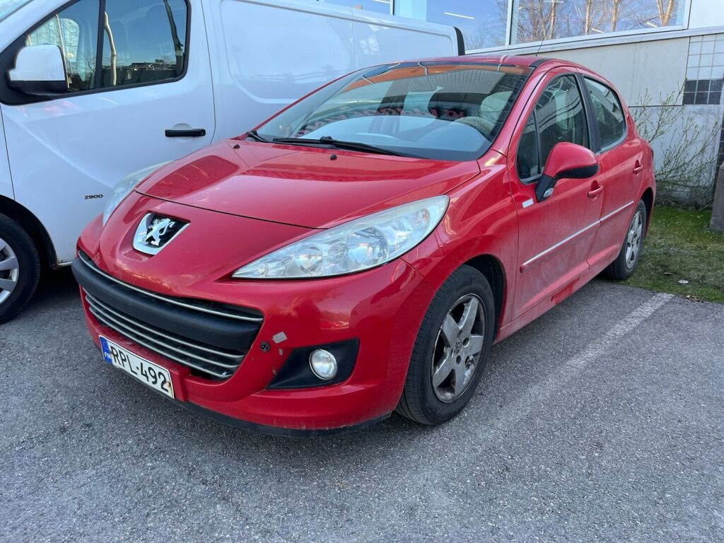 Peugeot 207 2010 Punainen
