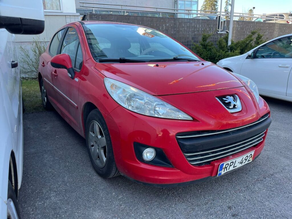 Peugeot 207 2010 Punainen