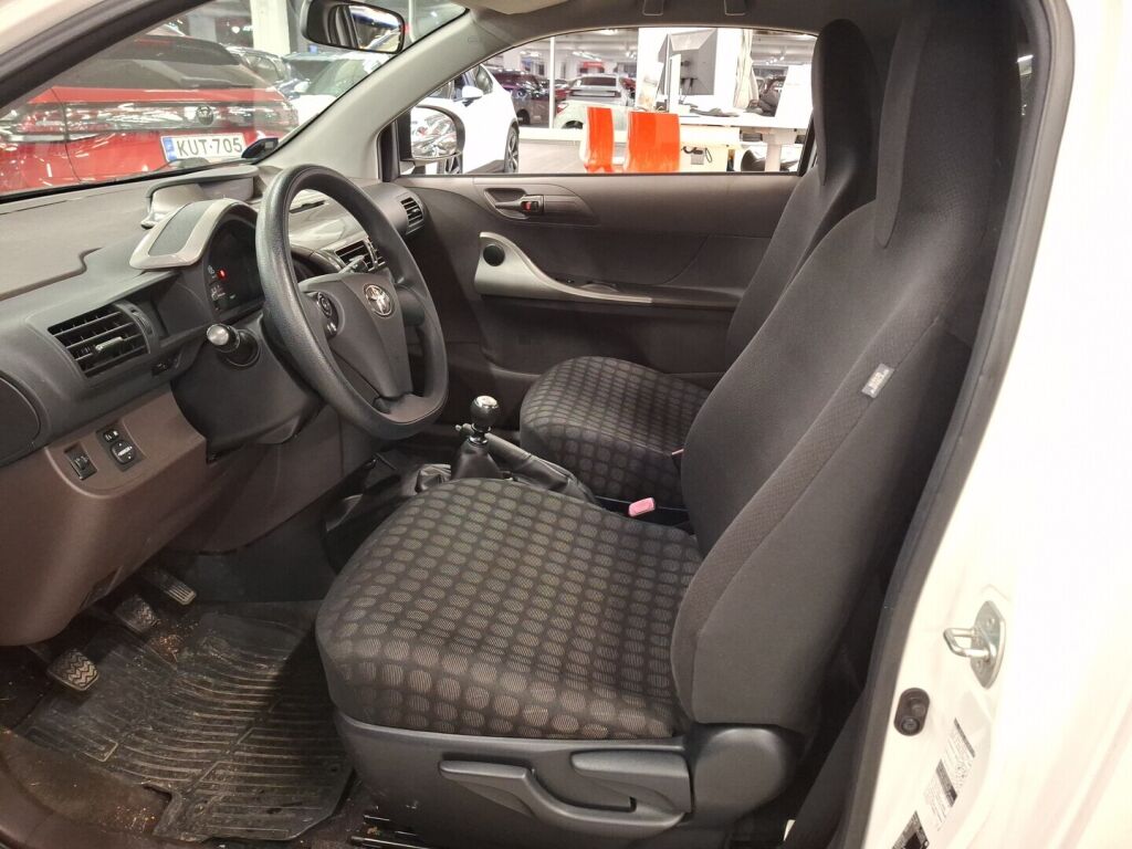 Toyota iQ 2010 Valkoinen