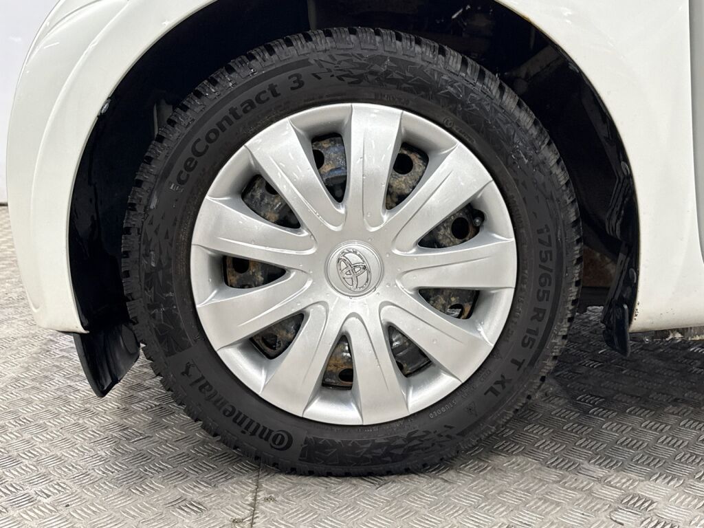 Toyota iQ 2010 Valkoinen