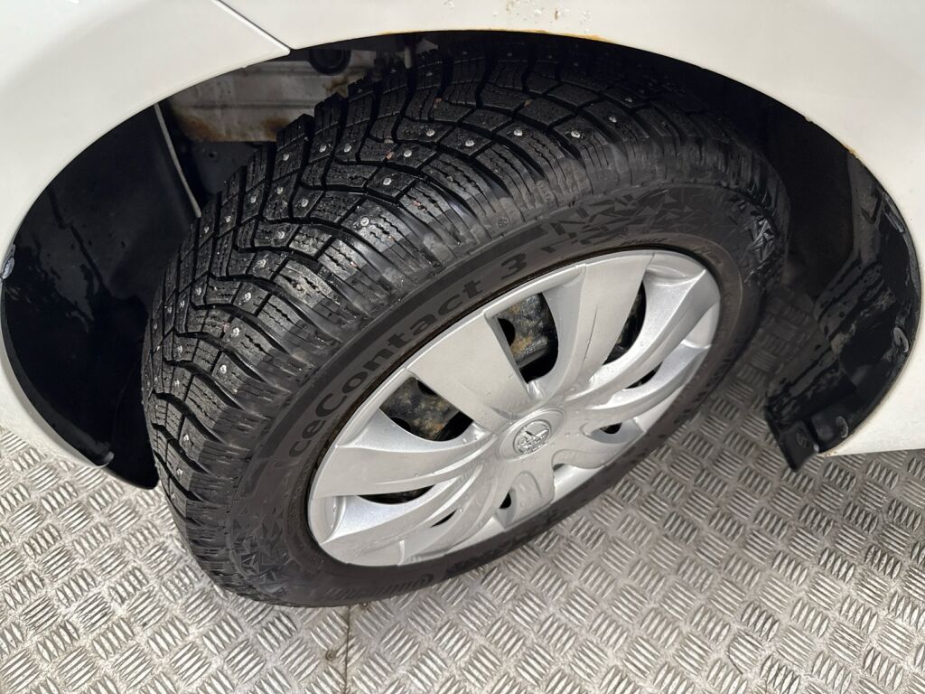 Toyota iQ 2010 Valkoinen