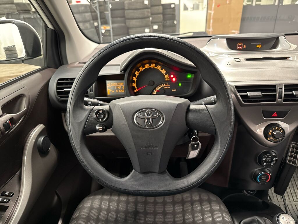 Toyota iQ 2010 Valkoinen