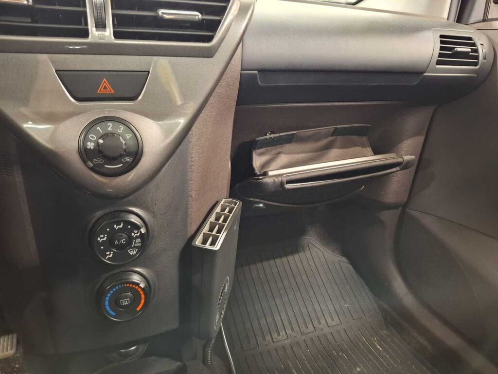 Toyota iQ 2010 Valkoinen