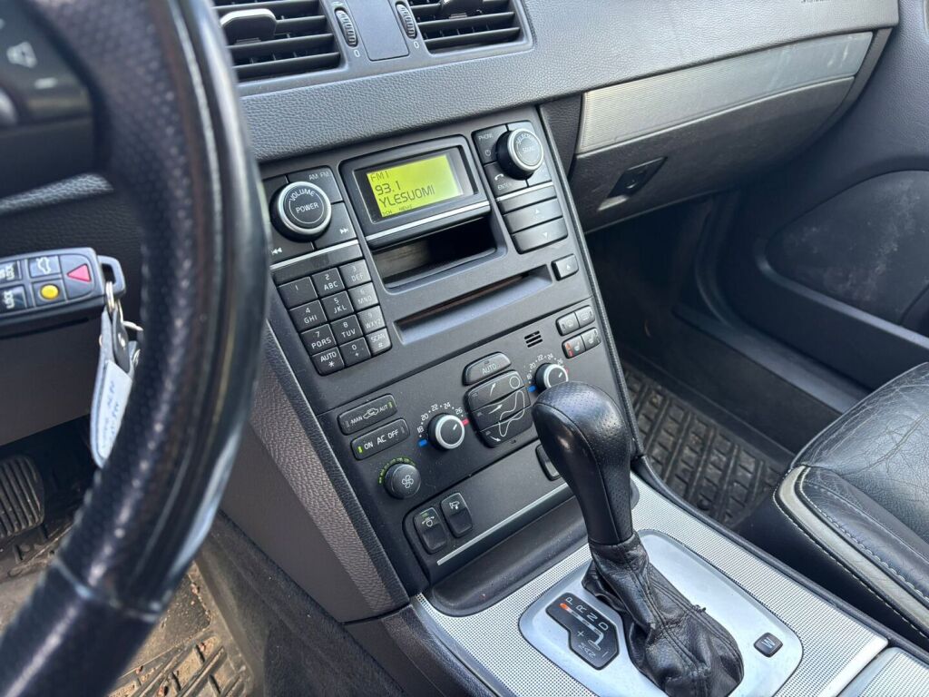 Volvo XC90 2010 Musta