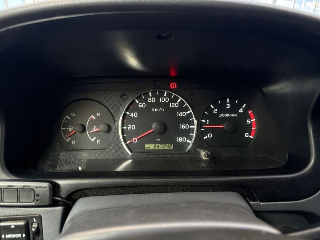 Toyota Hiace 2010 Hopea