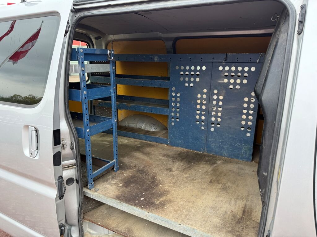 Toyota Hiace 2010 Hopea