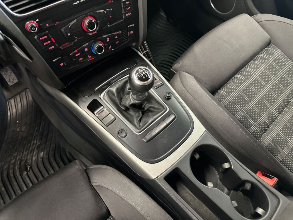 Audi A4 2010 Punainen