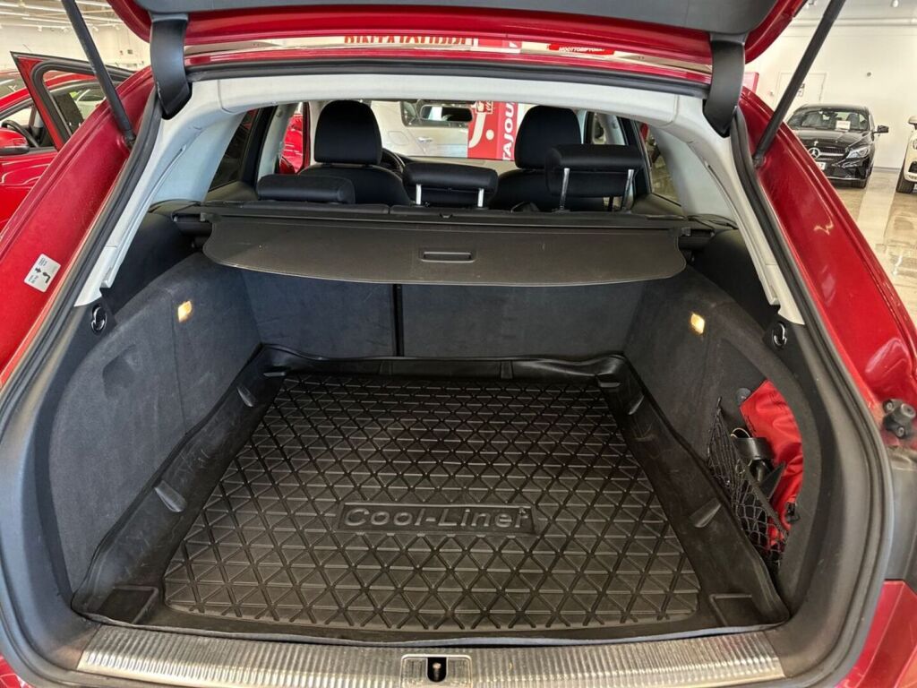 Audi A4 2010 Punainen