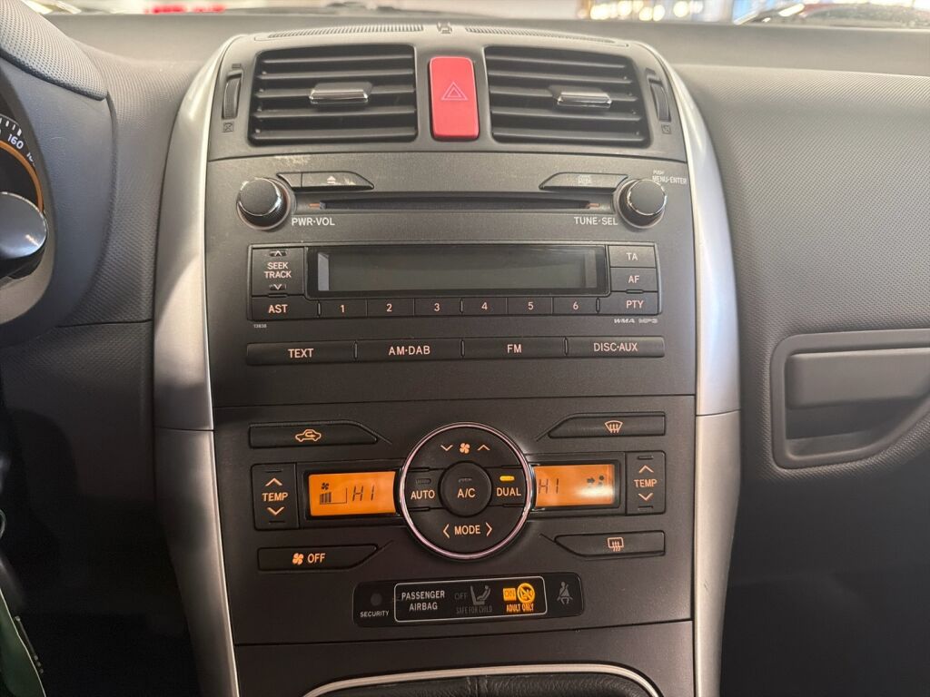 Toyota Auris 2010 Sininen