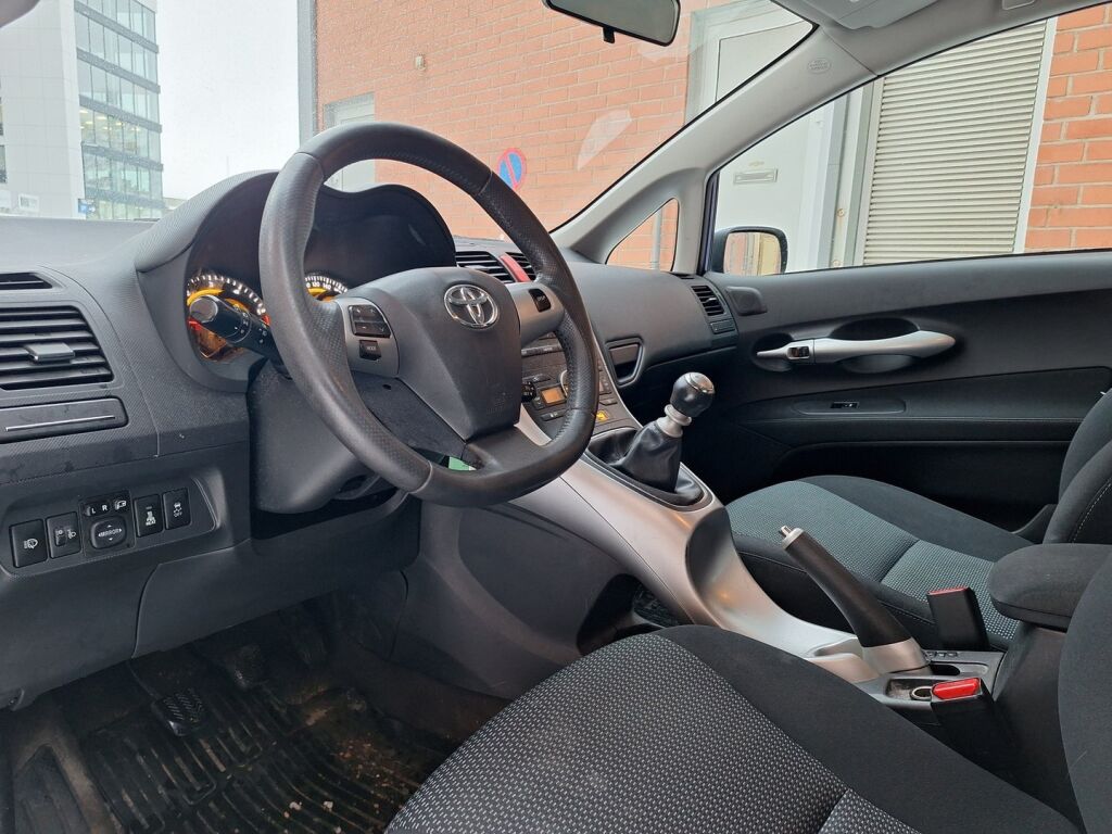 Toyota Auris 2010 Sininen
