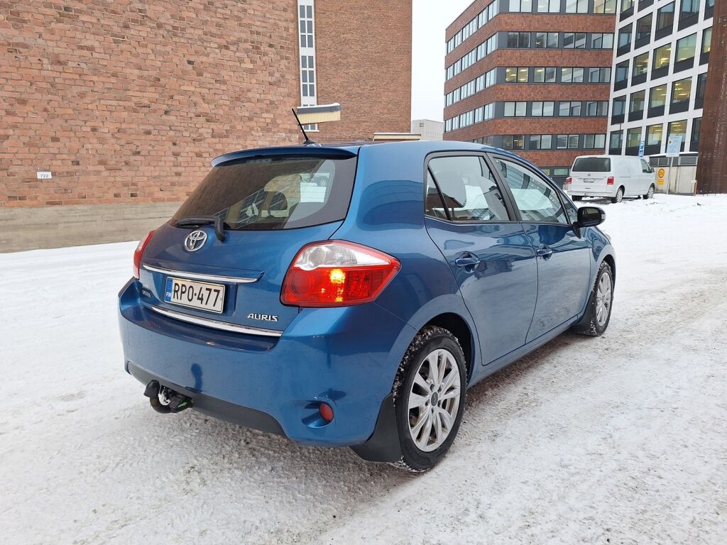 Toyota Auris 2010 Sininen