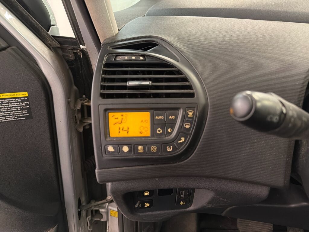 Citroen Grand C4 Picasso 2010 Hopea