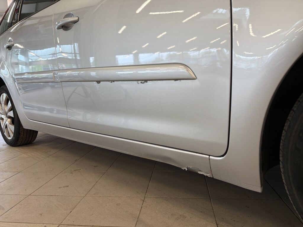 Citroen Grand C4 Picasso 2010 Hopea