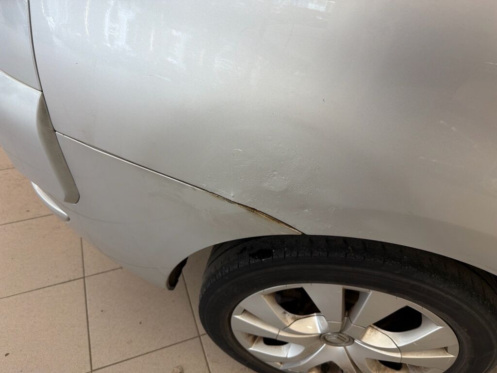 Citroen Grand C4 Picasso 2010 Hopea