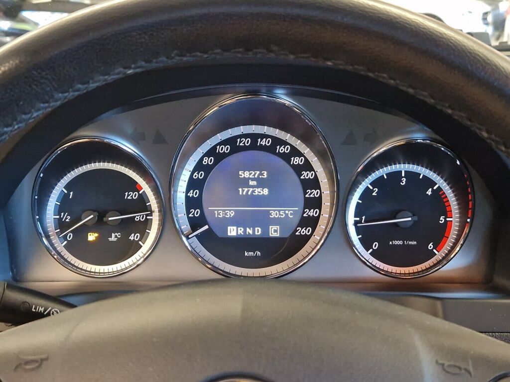 Mercedes-Benz C 2010 Harmaa