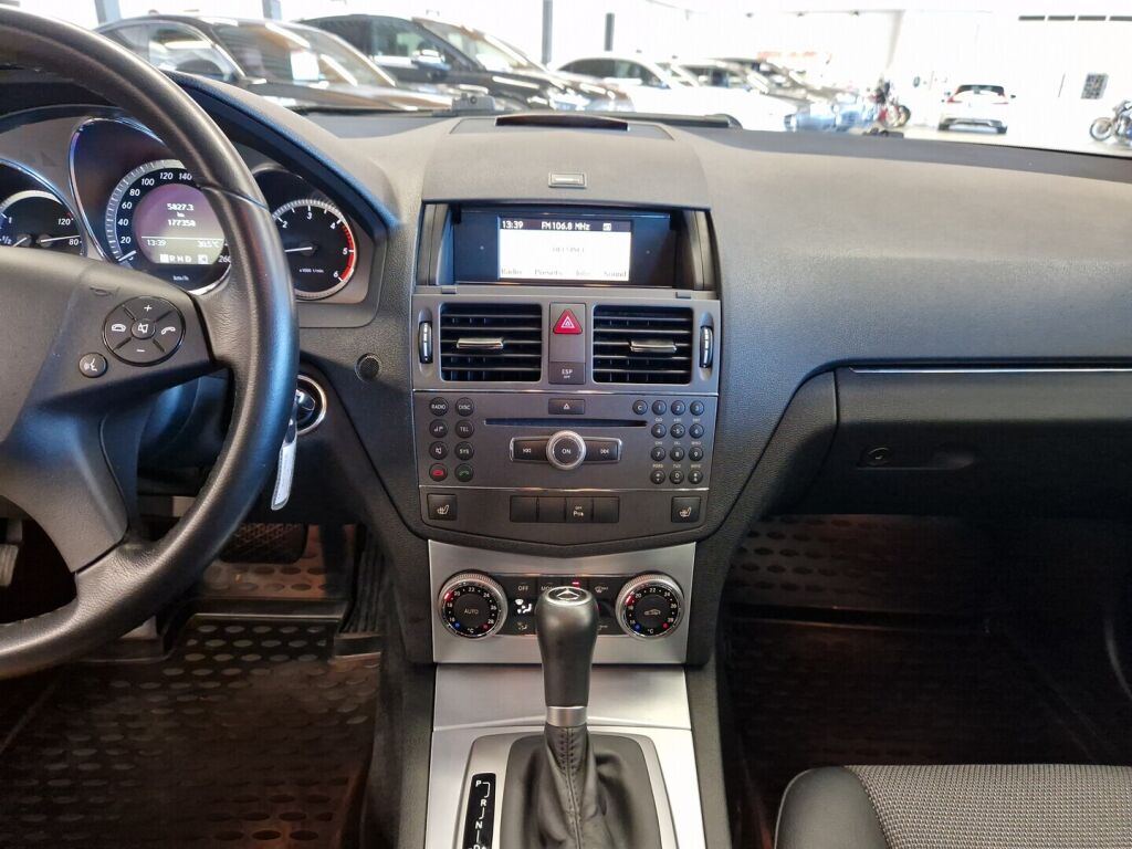 Mercedes-Benz C 2010 Harmaa