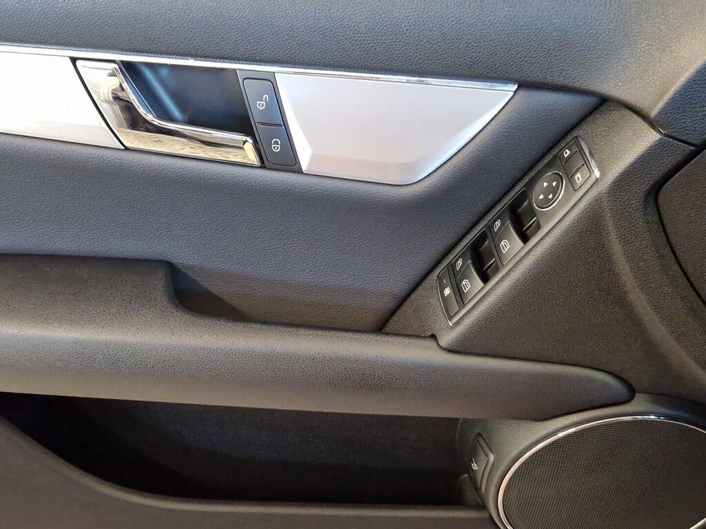 Mercedes-Benz C 2010 Harmaa