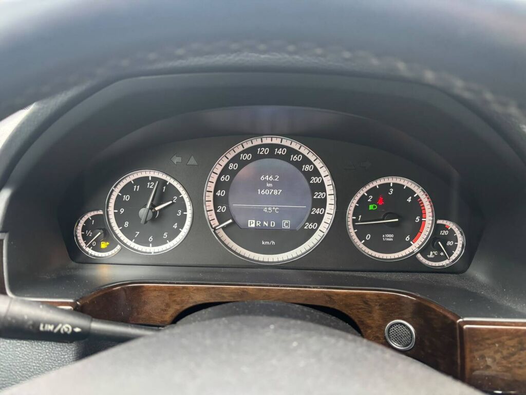 Mercedes-Benz E 2010 Sininen