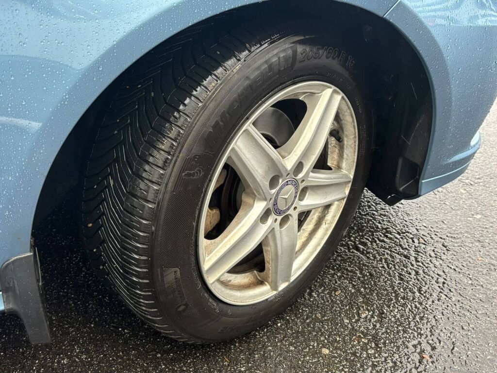Mercedes-Benz E 2010 Sininen